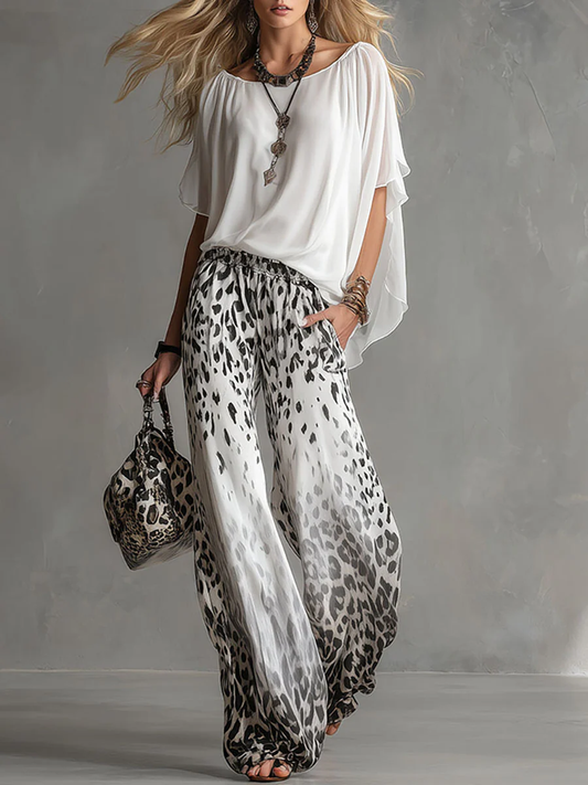 Noa - Conjunto de camiseta blanca y pantalón de leopardo
