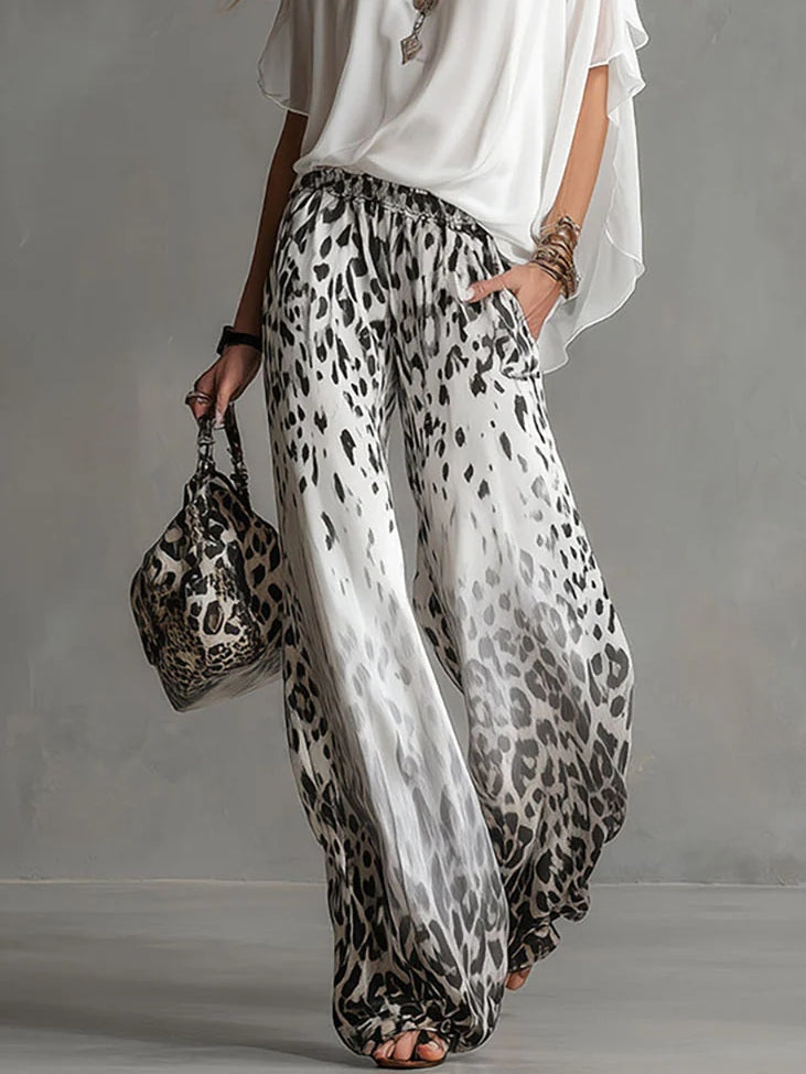 Noa - Conjunto de camiseta blanca y pantalón de leopardo