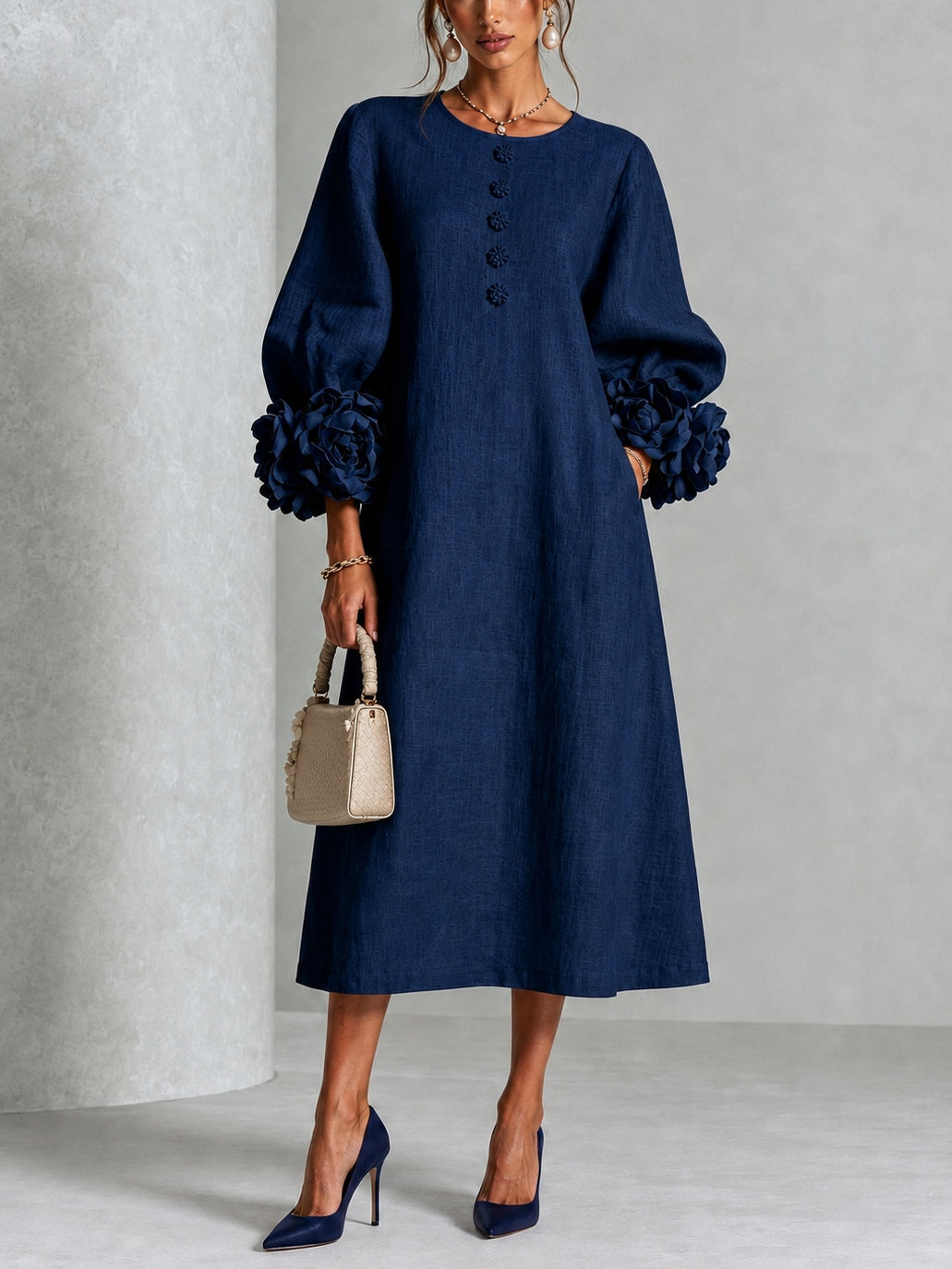 Cressida - Vestido azul marino con flor escultural